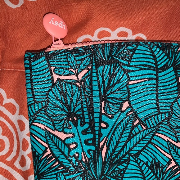 Ipsy makeup bag - Picture 2 of 2